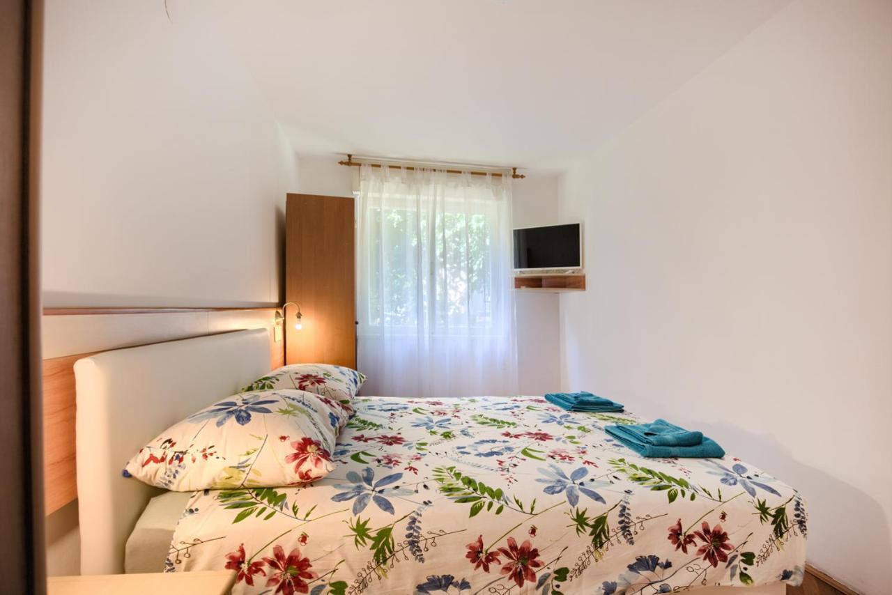 Apartment Stefan Pula Bagian luar foto