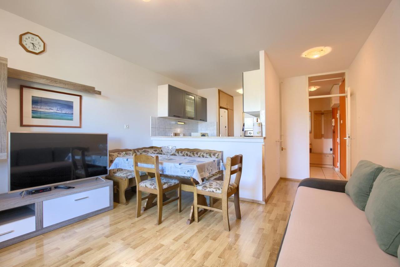 Apartment Stefan Pula Bagian luar foto