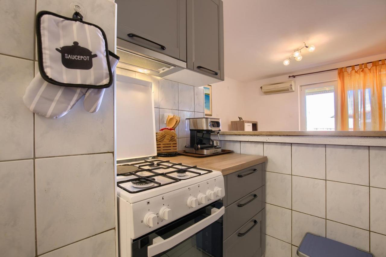 Apartment Stefan Pula Bagian luar foto